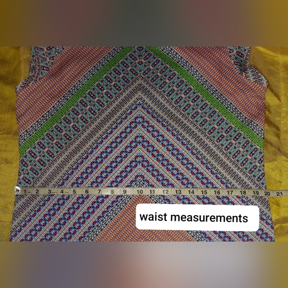 The Limted multicolored print light weight top size L. - Picture 8 of 9